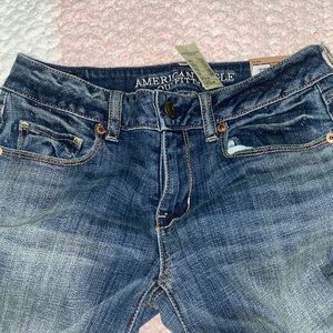 AMERICAN EAGLE DARK WASH JEANS